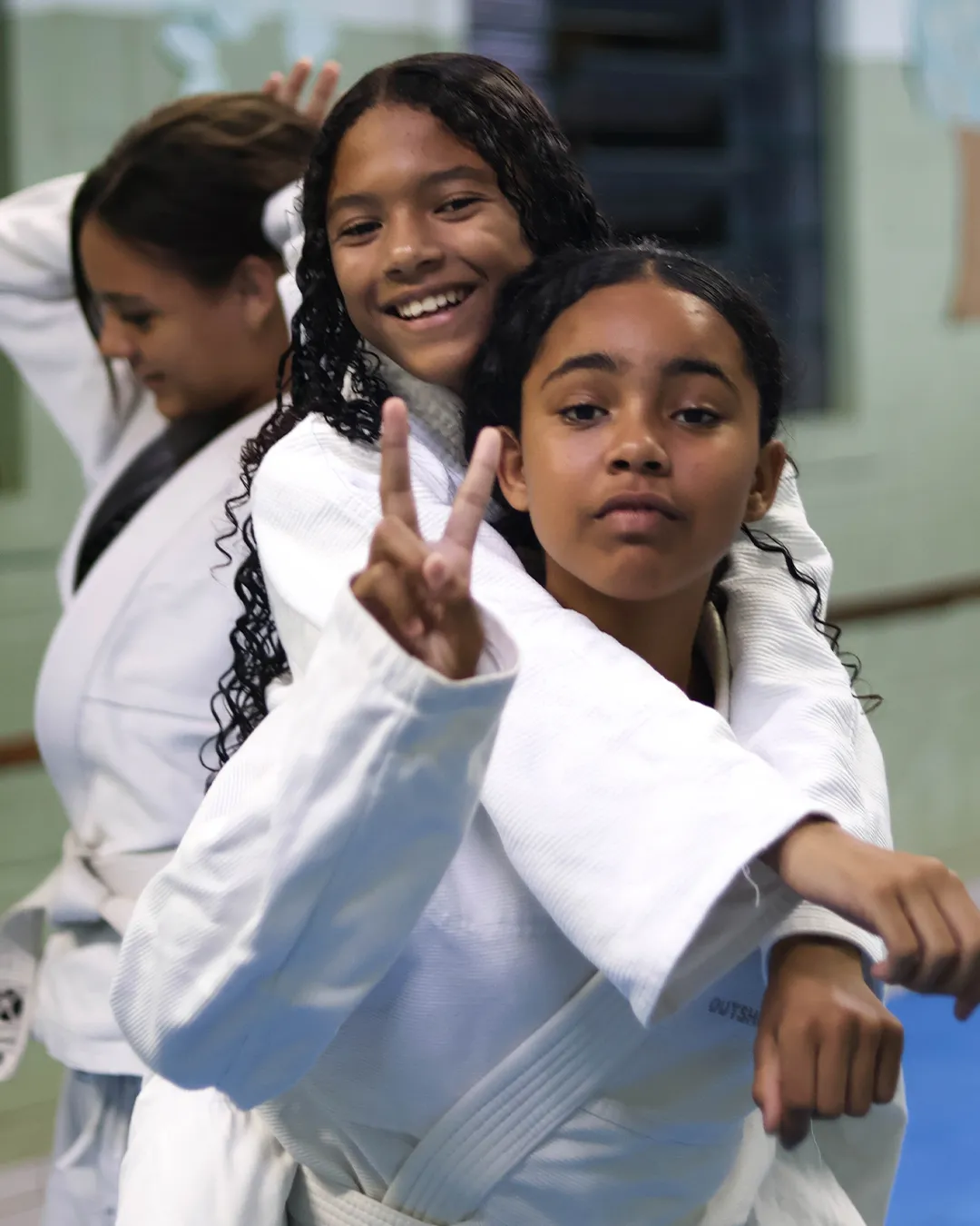 Jovens do Instituto Keisei em momento de amizade